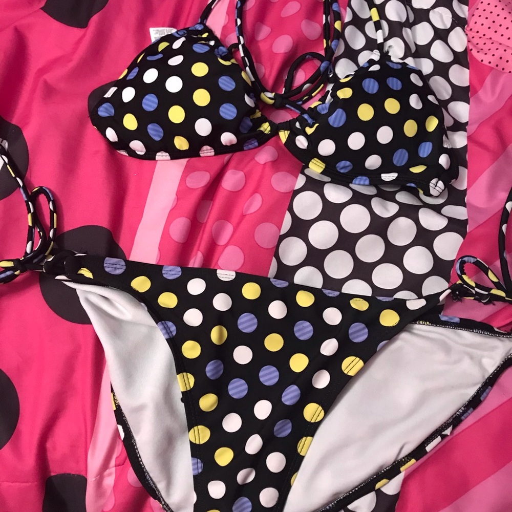 Bikini / Swimsuit